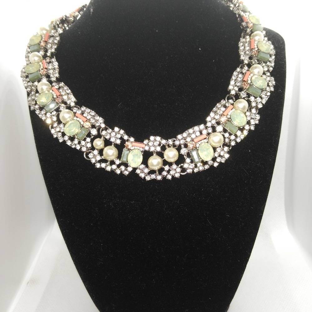 Zara Beautiful Statement Necklace